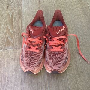 HOKA Clifton 9 pink/rust Womens size 7.5